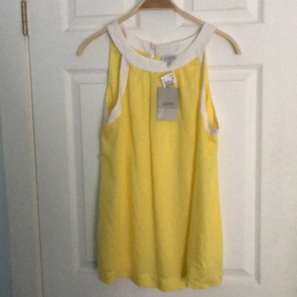 A pea in the pod top
